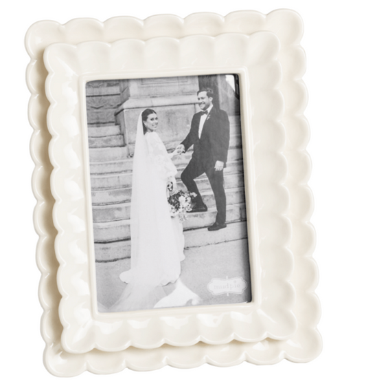 Large Scalloped Frame