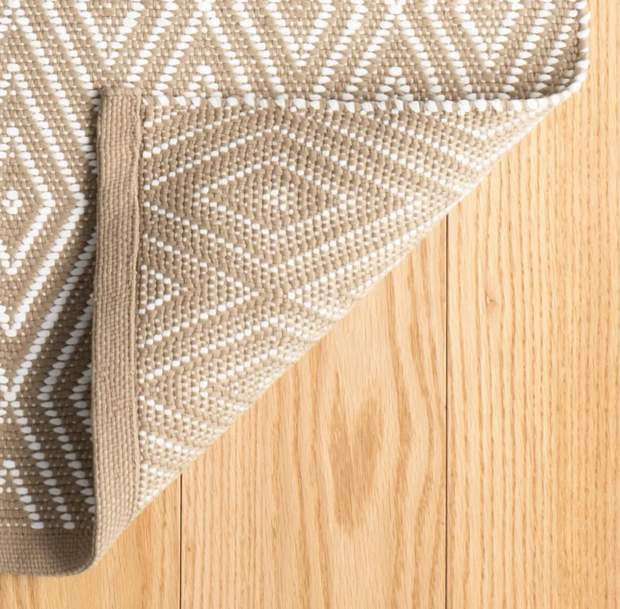 Diamond Handwoven Indoor/Outdoor Rug - Khaki