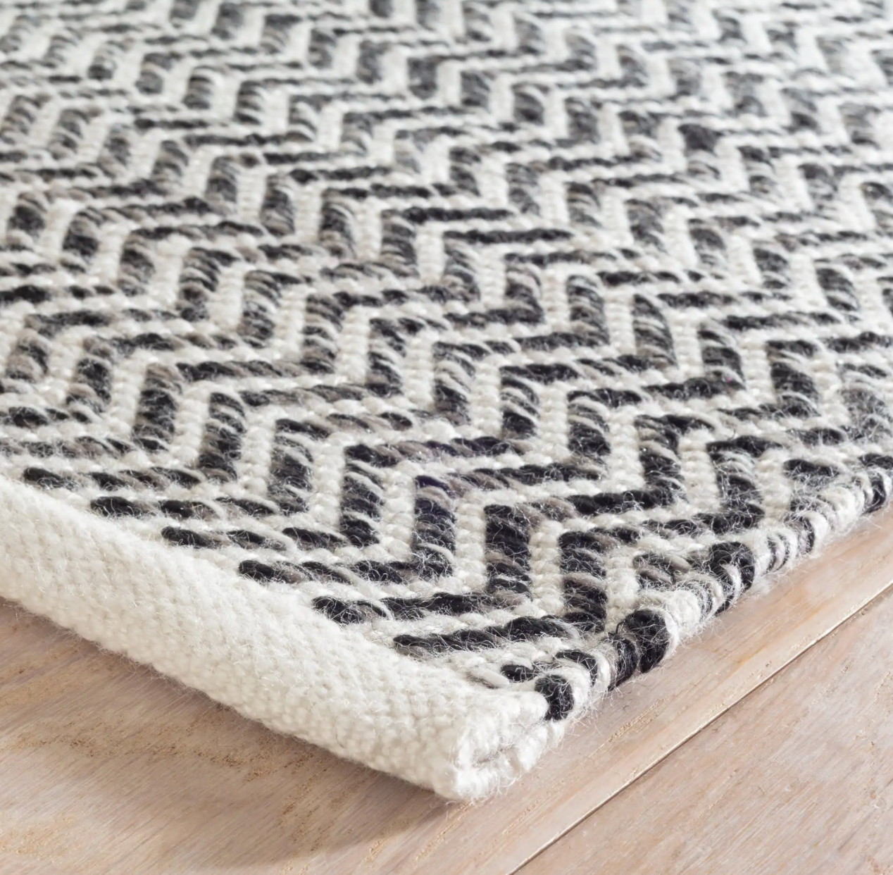 Coastal Handwoven Indoor/Outdoor Rug - Black