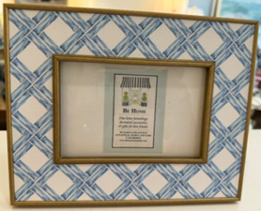 Picture frame Blue white trellis