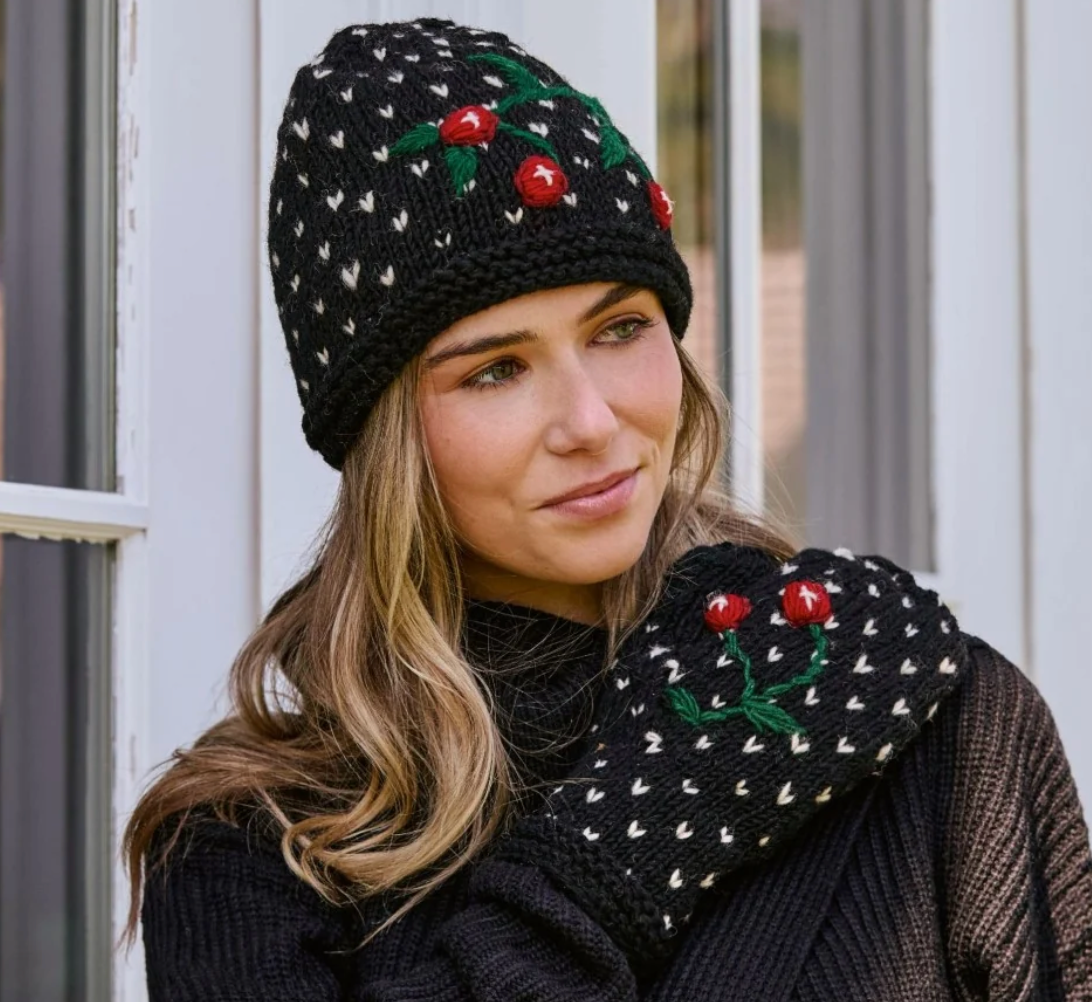 Cherries Embroidered Knit Beanie - Noir