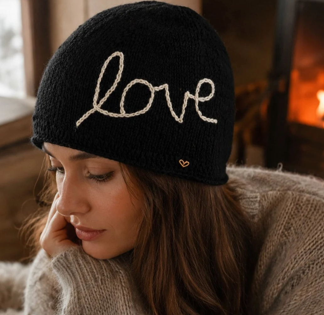 Love Embroidered Knit Beanie - Noir